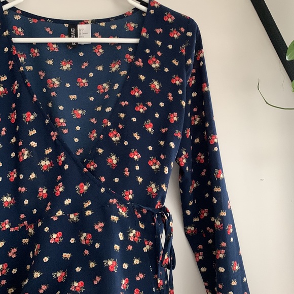 Floral print Wrap top - Picture 2 of 3